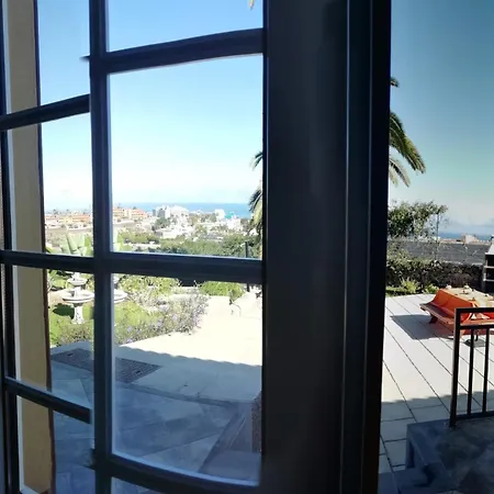 Nyaraló Tapias, Casa Mane *